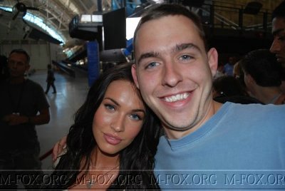 53283_transformers-2-set-john-megan-fox-2_122_974lo.jpg 53283_transformers-2-set-john-megan-fox-2_122_974lo.jpg