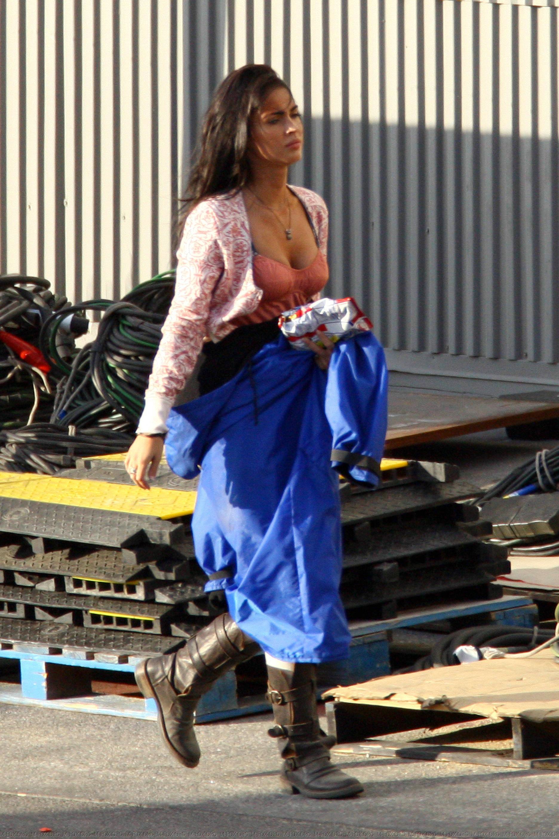 72682-megan-fox-adjusts-her-breast-on-the-set-of-t.jpg 72682-megan-fox-adjusts-her-breast-on-the-set-of-t.jpg