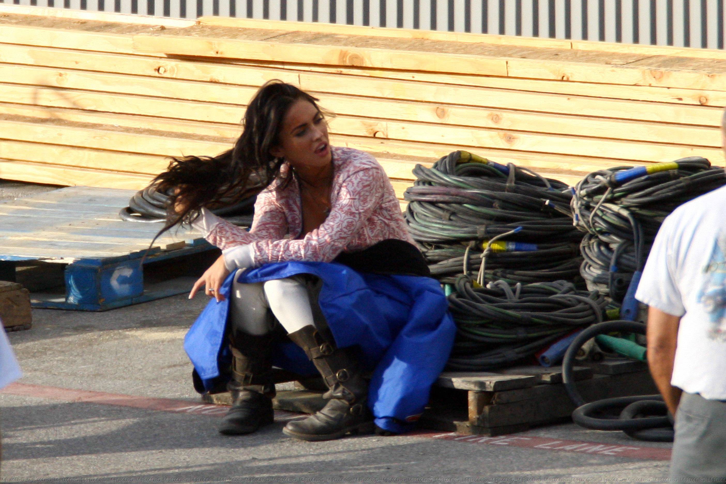 72907-megan-fox-adjusts-her-breast-on-the-set-of-t.jpg 72907-megan-fox-adjusts-her-breast-on-the-set-of-t.jpg