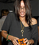16376-tiger-electronics-celebrity-retreat-725-122-.jpg