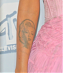 86734-megan-fox-2008-mtv-movie-awards-arrivals-14-.jpg