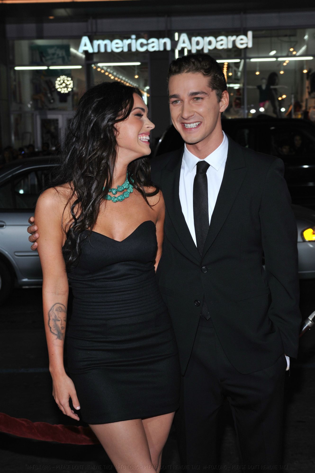 65273-meganfox-eagleeyelapremiere252-123-609lo.jpg
