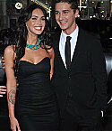 Filename=80778-meganfox-eagleeyelapremiere272-122-758lo.jpg
Filesize=250KiB
Dimensions=1387x2000
Date added=Sep 21, 2008 80778-meganfox-eagleeyelapremiere272-122-758lo.jpg