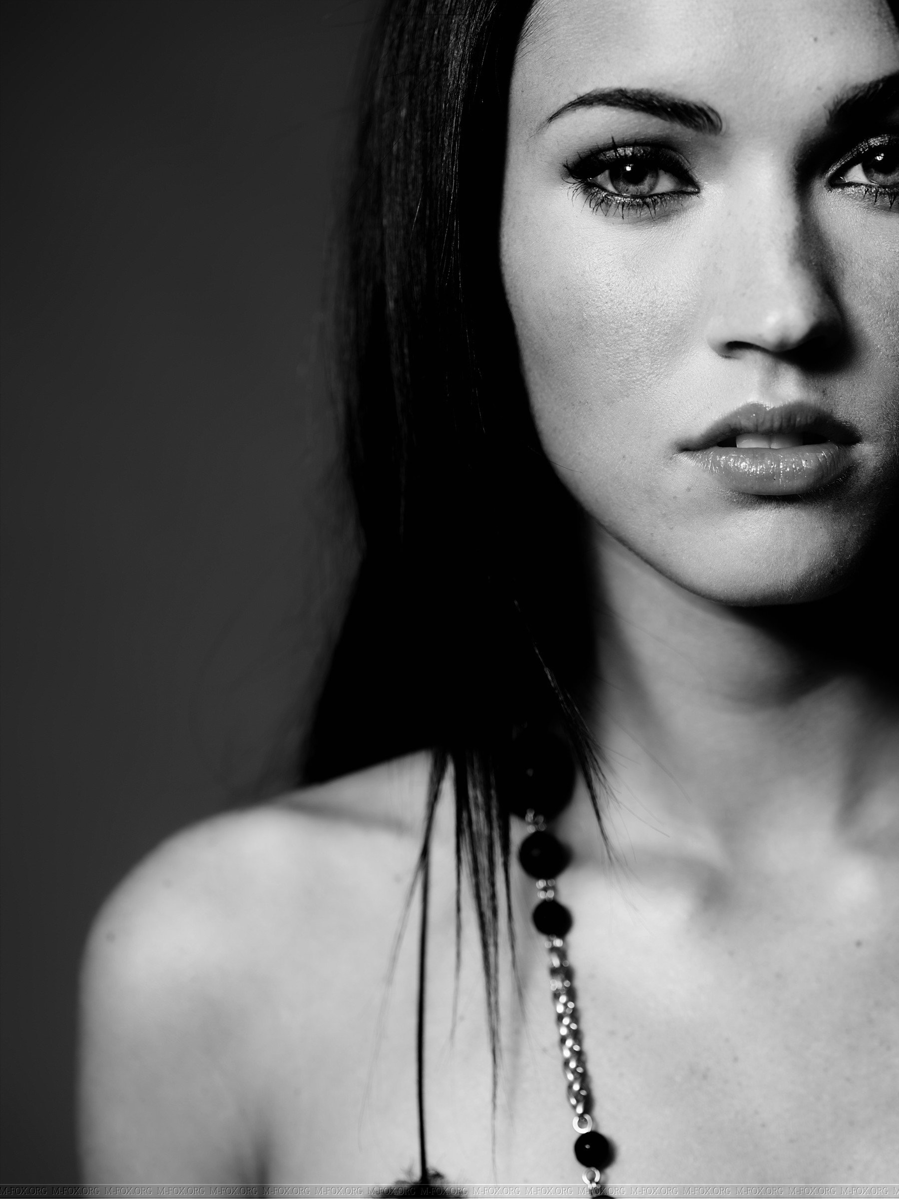 95966_Megan_Fox_Francis_Hills_shoot_20_122_273lo.jpg