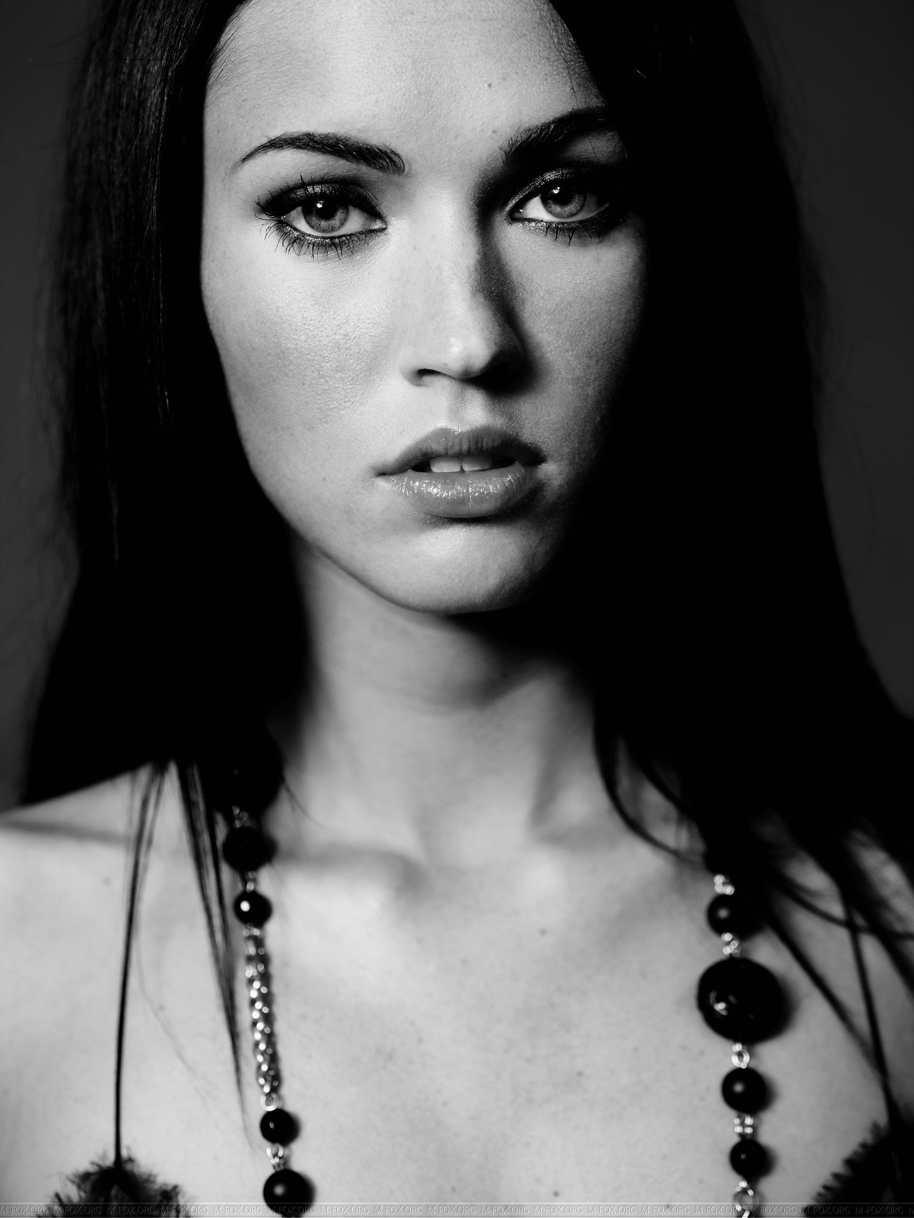 96058_Megan_Fox_Francis_Hills_shoot_22_122_239lo.jpg