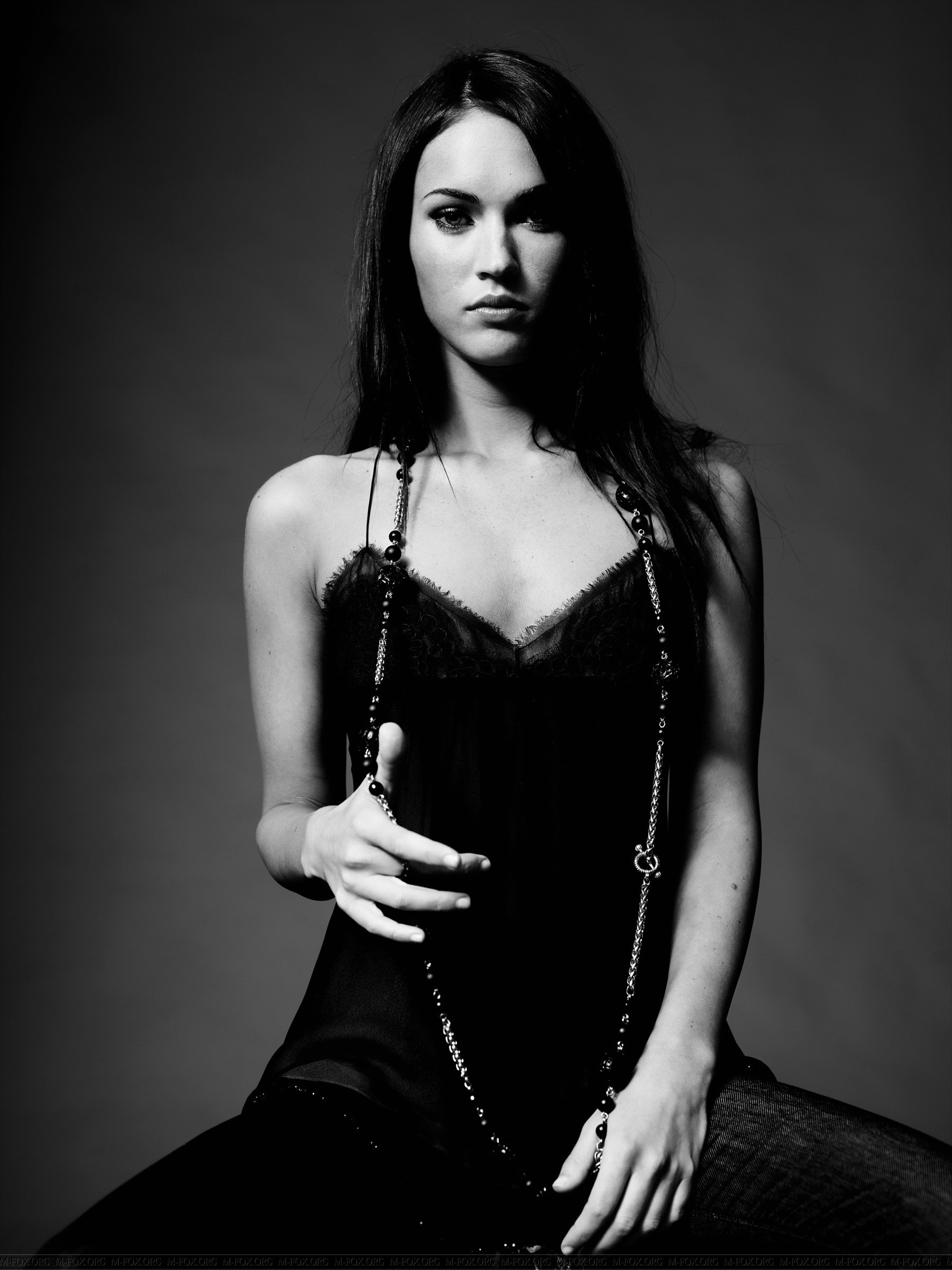 96076_Megan_Fox_Francis_Hills_shoot_25_122_102lo.jpg