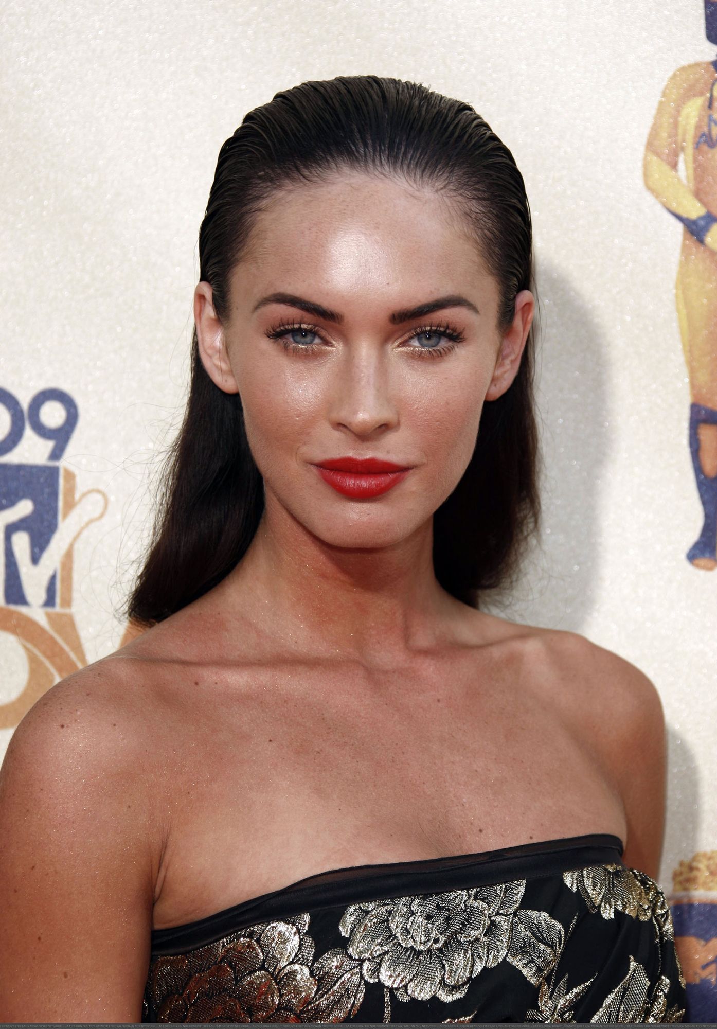 54279-megan-fox-arrives-at-the-2009-mtv-movie-awar.jpg 54279-megan-fox-arrives-at-the-2009-mtv-movie-awar.jpg