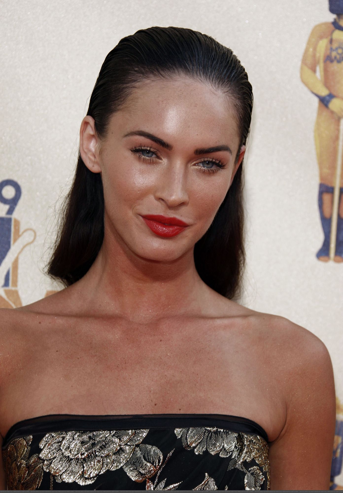 54291-megan-fox-arrives-at-the-2009-mtv-movie-awar.jpg 54291-megan-fox-arrives-at-the-2009-mtv-movie-awar.jpg