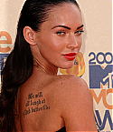 55449-megan-fox-arrives-at-the-2009-mtv-movie-awar.jpg