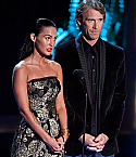 57531-megan-fox-arrives-at-the-2009-mtv-movie-awar.jpg