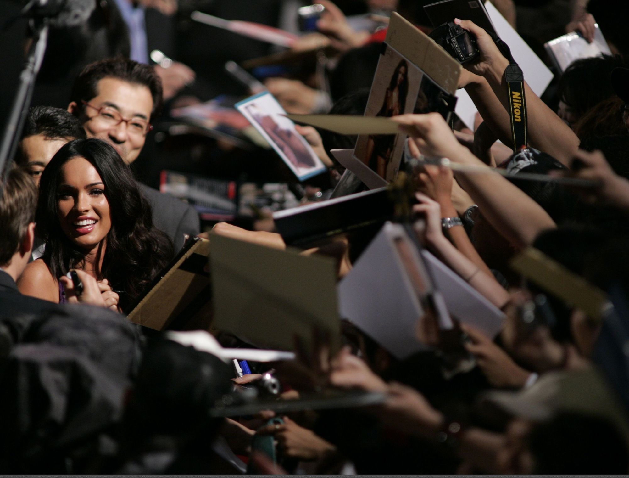 93954-megan-fox-transformers-prem-02-123-8lo.jpg 93954-megan-fox-transformers-prem-02-123-8lo.jpg