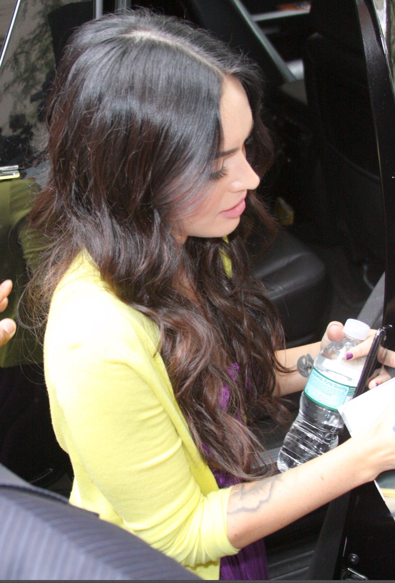 83878-megan-fox-arriving-at-live-with-regis-and-ke.jpg 83878-megan-fox-arriving-at-live-with-regis-and-ke.jpg