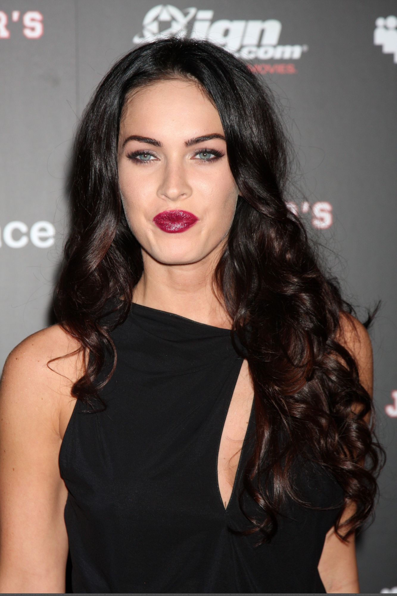 44444_Celeb-city_org_Megan_Fox_comic_038_123_508lo.jpg 44444_Celeb-city_org_Megan_Fox_comic_038_123_508lo.jpg