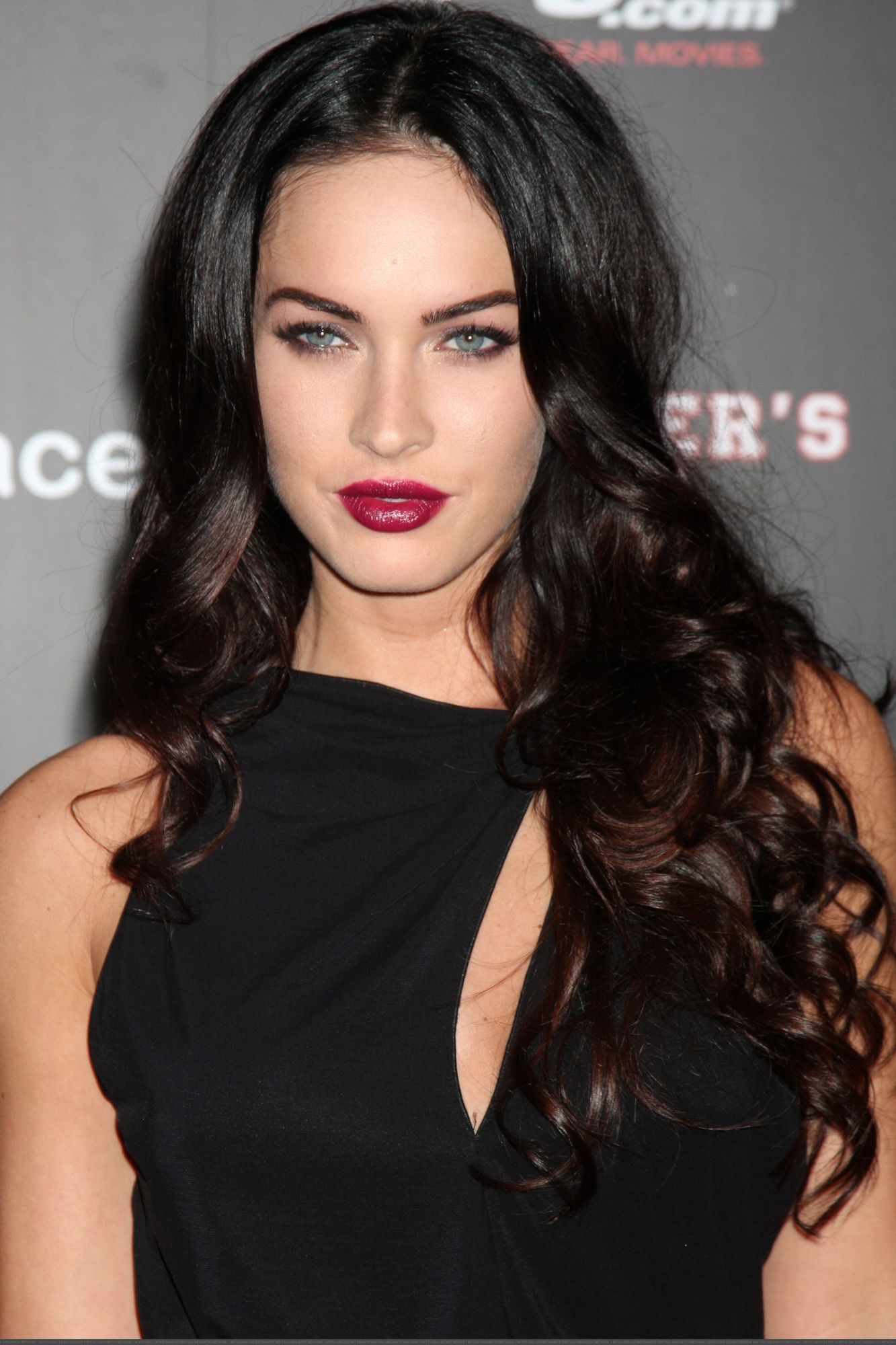 47778_Celeb-city_org_Megan_Fox_comic_040_123_469lo.jpg