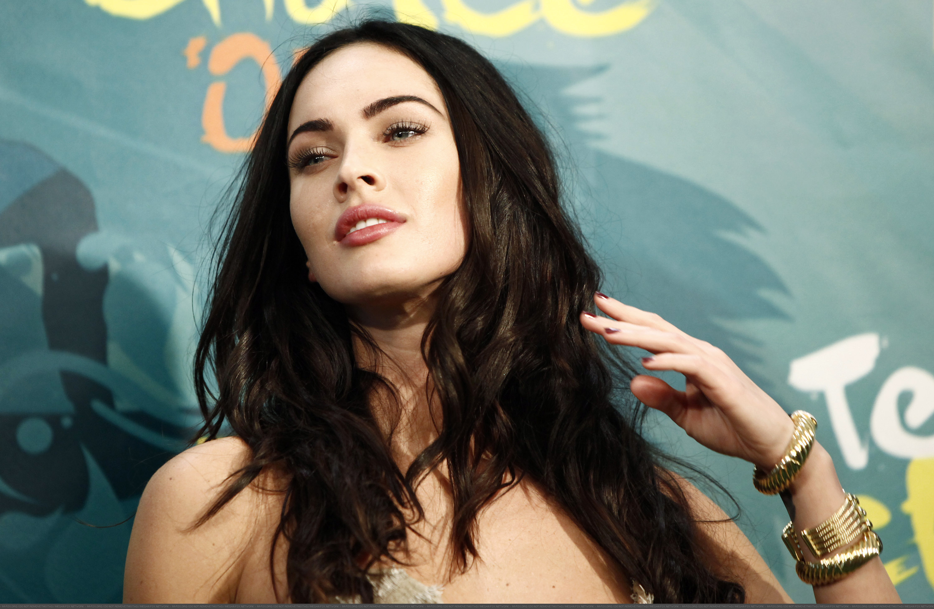 92131_Preppie_-_Megan_Fox_at_the_2009_Teen_Choice_Awards_-_August_9_2009_254_122_526lo.jpg 92131_Preppie_-_Megan_Fox_at_the_2009_Teen_Choice_Awards_-_August_9_2009_254_122_526lo.jpg