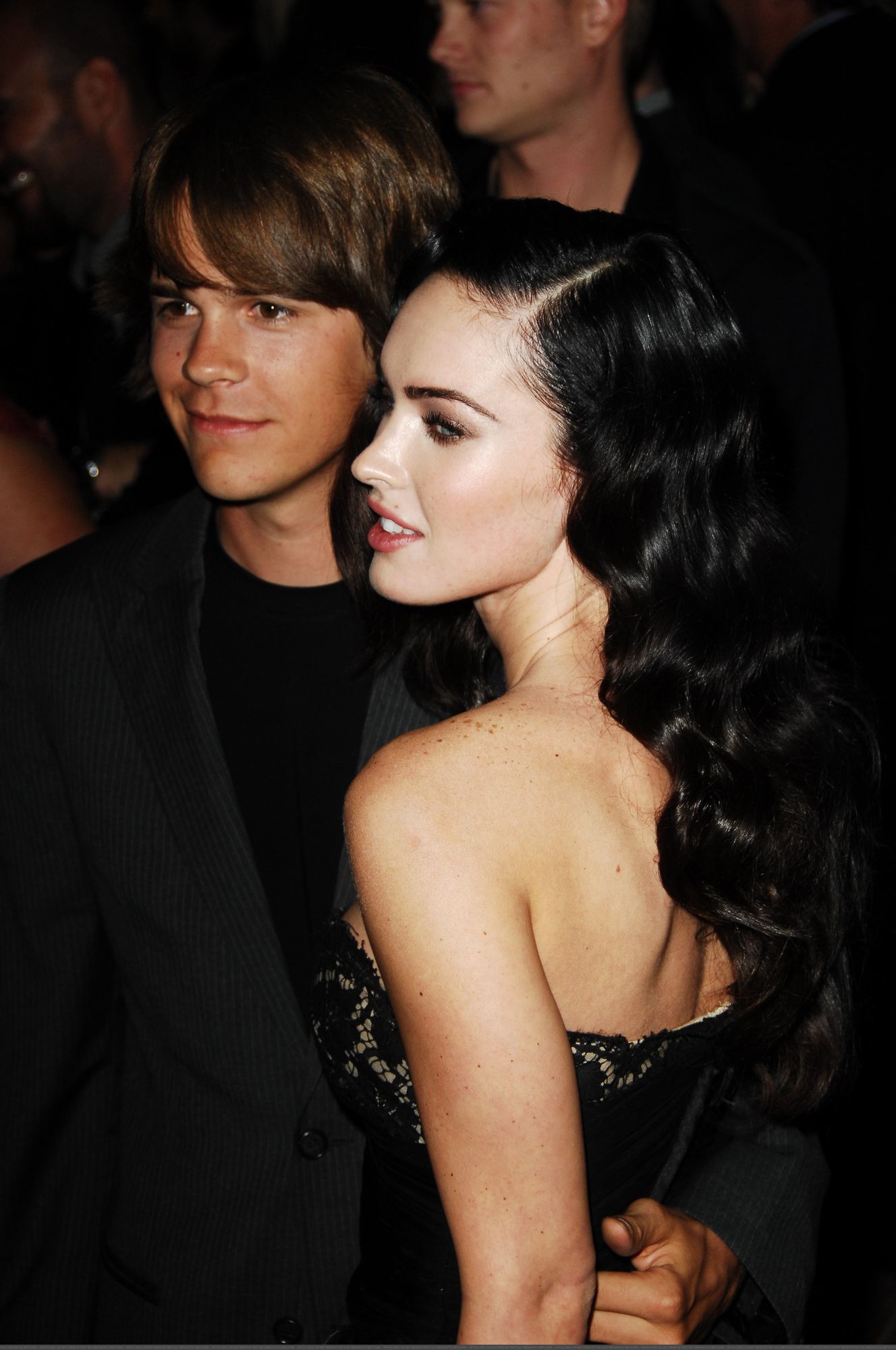 12783_megan_fox_4_tikipeter_celebritycity_008_122_1181lo.jpg