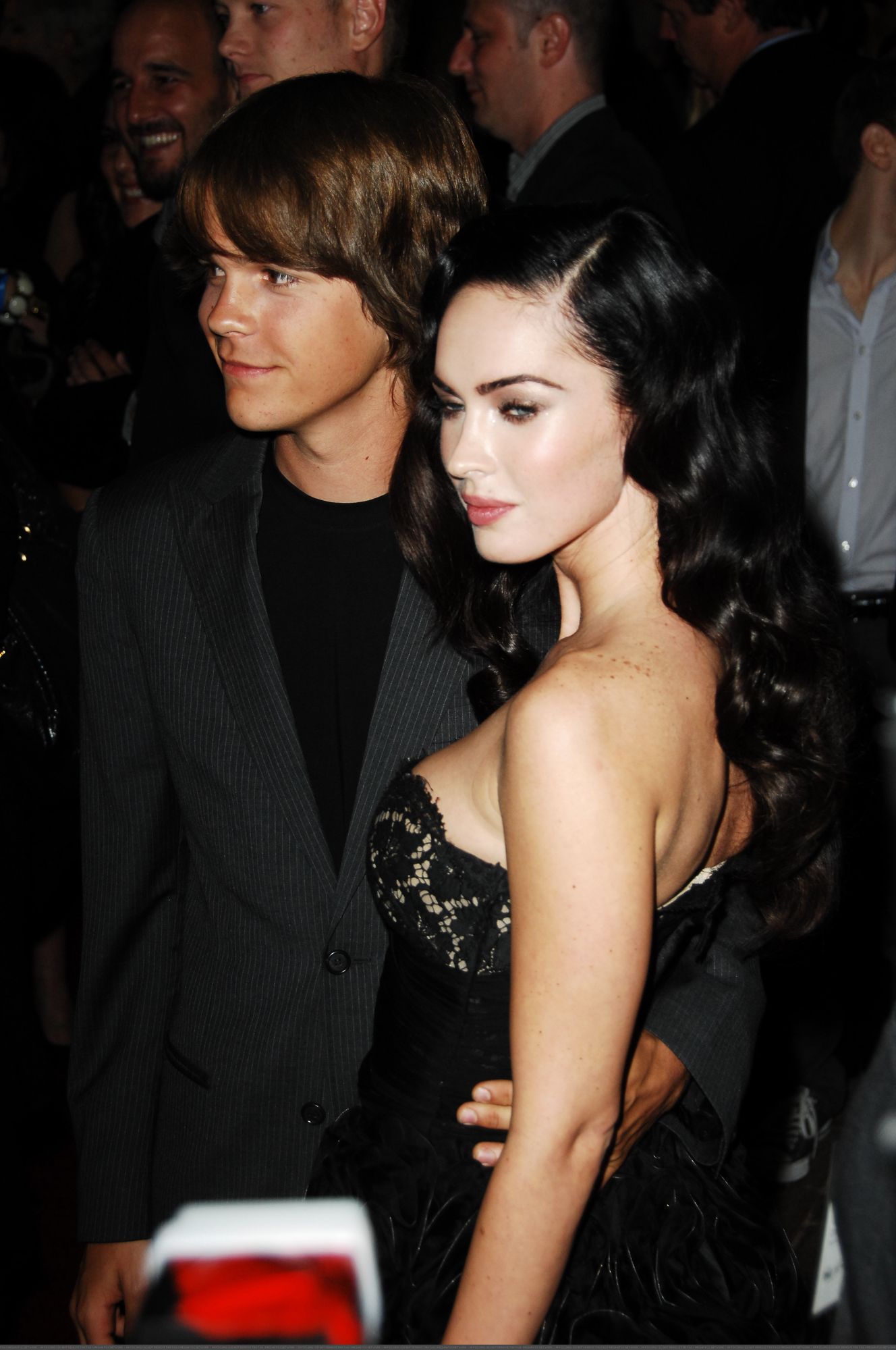 12796_megan_fox_4_tikipeter_celebritycity_009_122_55lo.jpg 12796_megan_fox_4_tikipeter_celebritycity_009_122_55lo.jpg