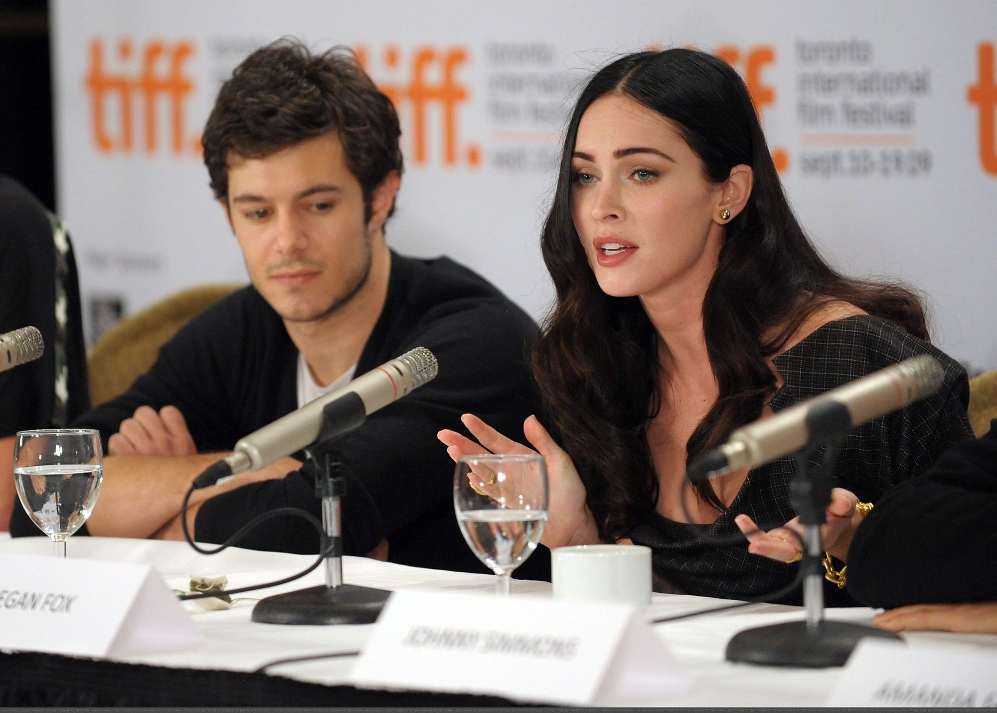 16449_Megan_Fox_5231Jennifer85s_Body5572_Press_Conference_34th_Toronto_International_Film_Festival11_123_218lo.jpg