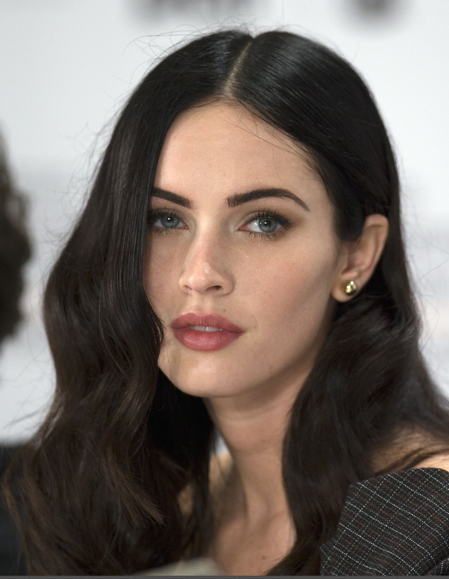 97868_Celebutopia-Megan_Fox-News_conference_for_the_movie_Jennifer84s_Body_in_Toronto-02_122_249lo.jpg 97868_Celebutopia-Megan_Fox-News_conference_for_the_movie_Jennifer84s_Body_in_Toronto-02_122_249lo.jpg