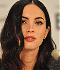 24965_celebrity-paradise_com-The_Elder-Megan_Fox_2009-09-10_-_news_conference_for_Jennifer97s_Body_9222_122_382lo.jpg