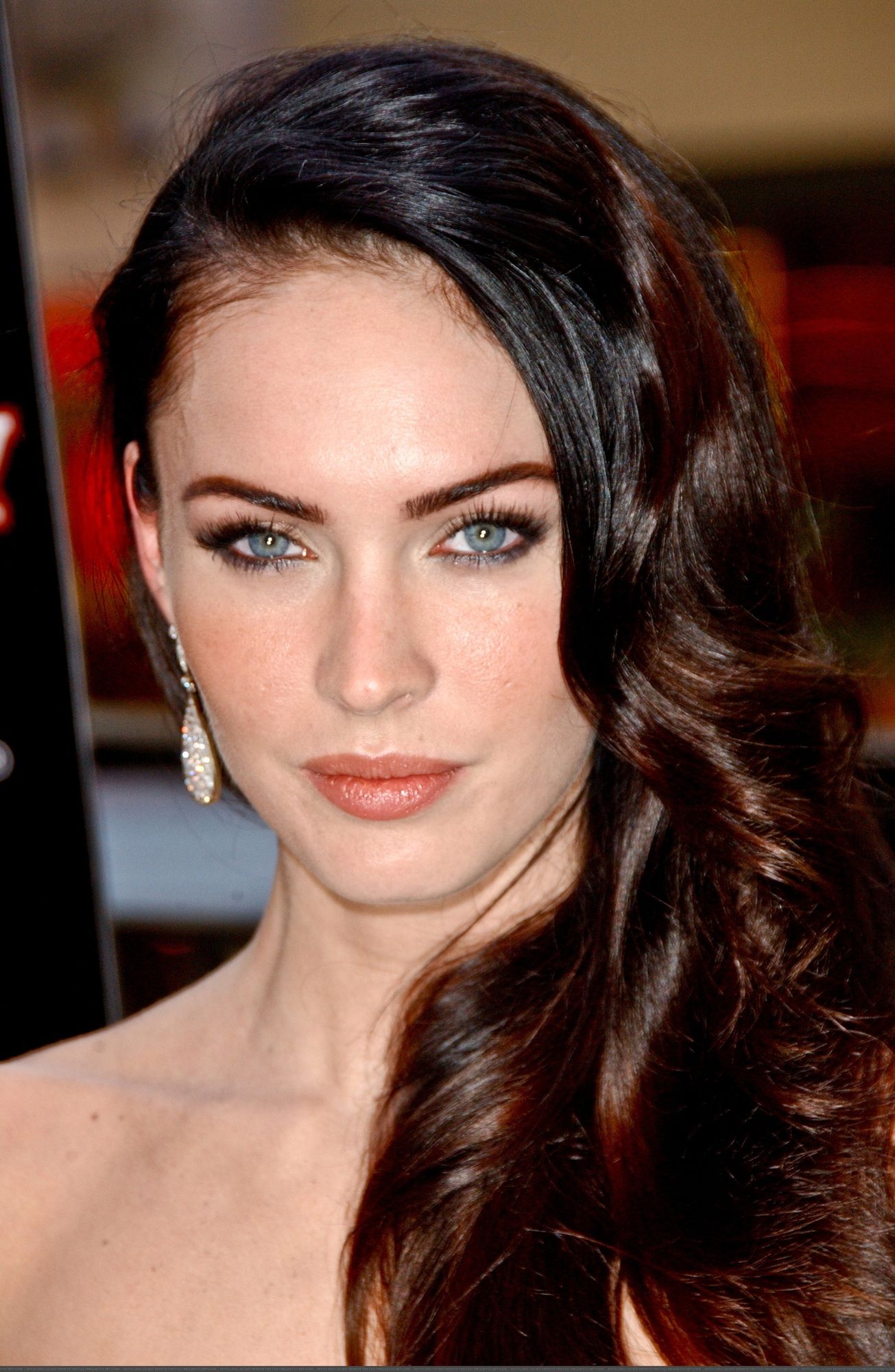 33801_Megan_Fox_attends_the_Jennifers_Body_Fan_Event_at_Hollywood_and_Highland_-_September_16_2009_5769__122_403lo.jpg 33801_Megan_Fox_attends_the_Jennifers_Body_Fan_Event_at_Hollywood_and_Highland_-_September_16_2009_5769__122_403lo.jpg