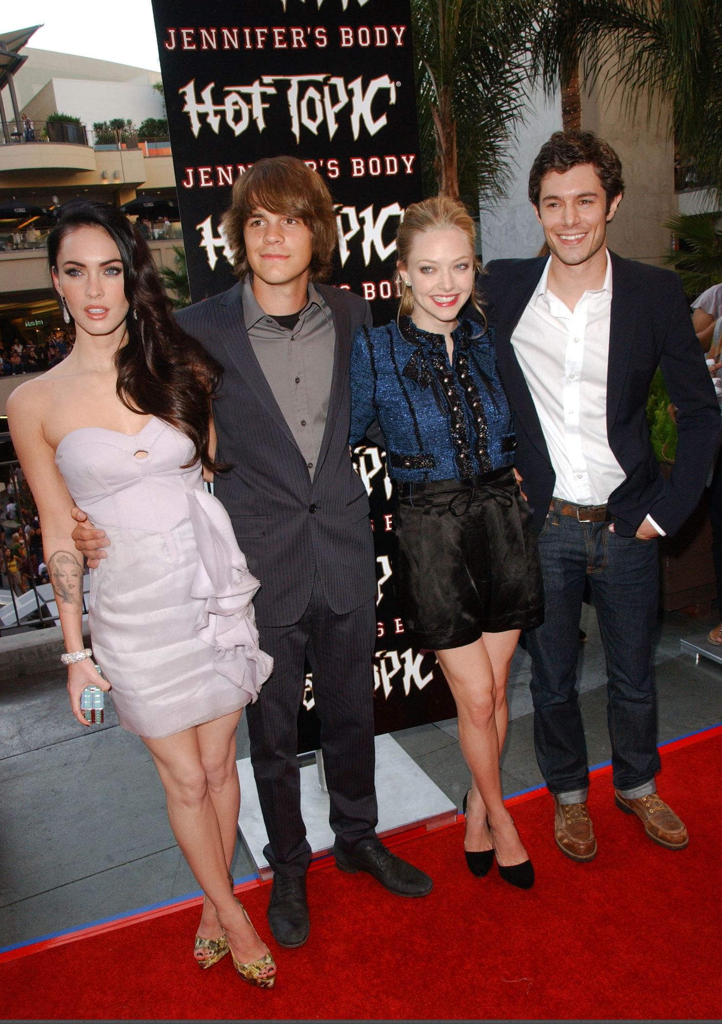33953_Megan_Fox_attends_the_Jennifers_Body_Fan_Event_at_Hollywood_and_Highland_-_September_16_2009_6958__122_4lo.jpg 33953_Megan_Fox_attends_the_Jennifers_Body_Fan_Event_at_Hollywood_and_Highland_-_September_16_2009_6958__122_4lo.jpg