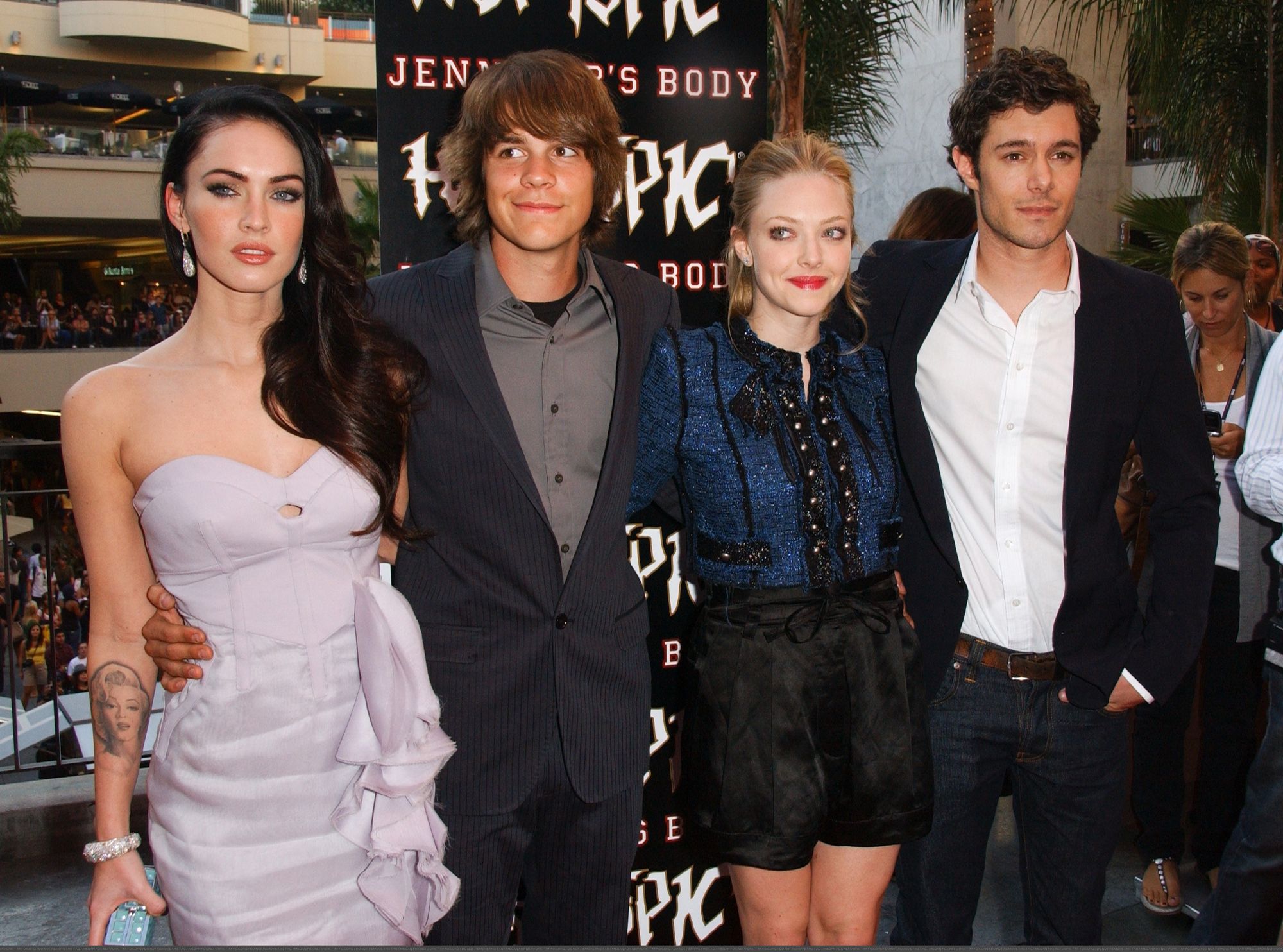 37037_Megan_Fox_attends_the_Jennifers_Body_Fan_Event_at_Hollywood_and_Highland_-_September_16_2009_2933__122_539lo.jpg 37037_Megan_Fox_attends_the_Jennifers_Body_Fan_Event_at_Hollywood_and_Highland_-_September_16_2009_2933__122_539lo.jpg