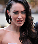 33042_Megan_Fox_attends_the_Jennifers_Body_Fan_Event_at_Hollywood_and_Highland_-_September_16_2009_1612__122_369lo.jpg