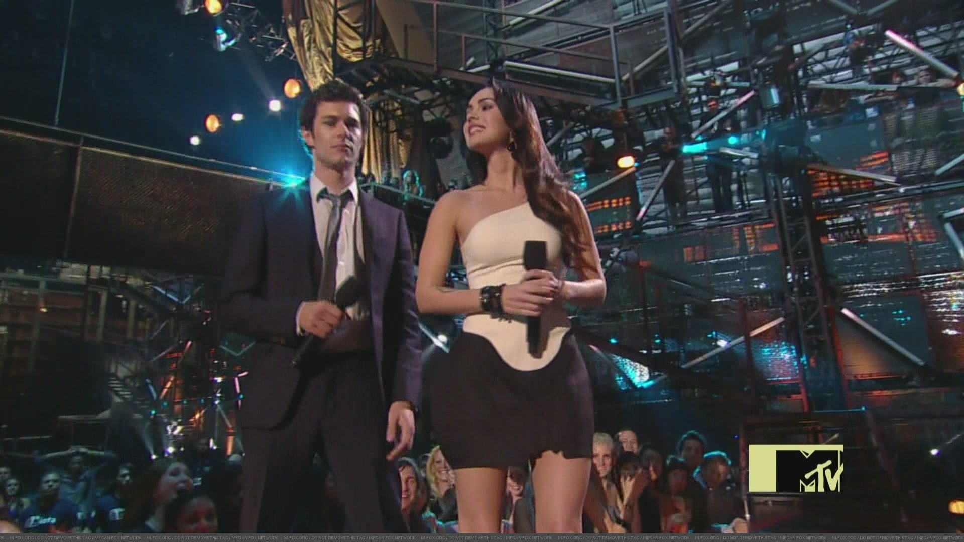 MTVVMA090010.jpg MTVVMA090010.jpg