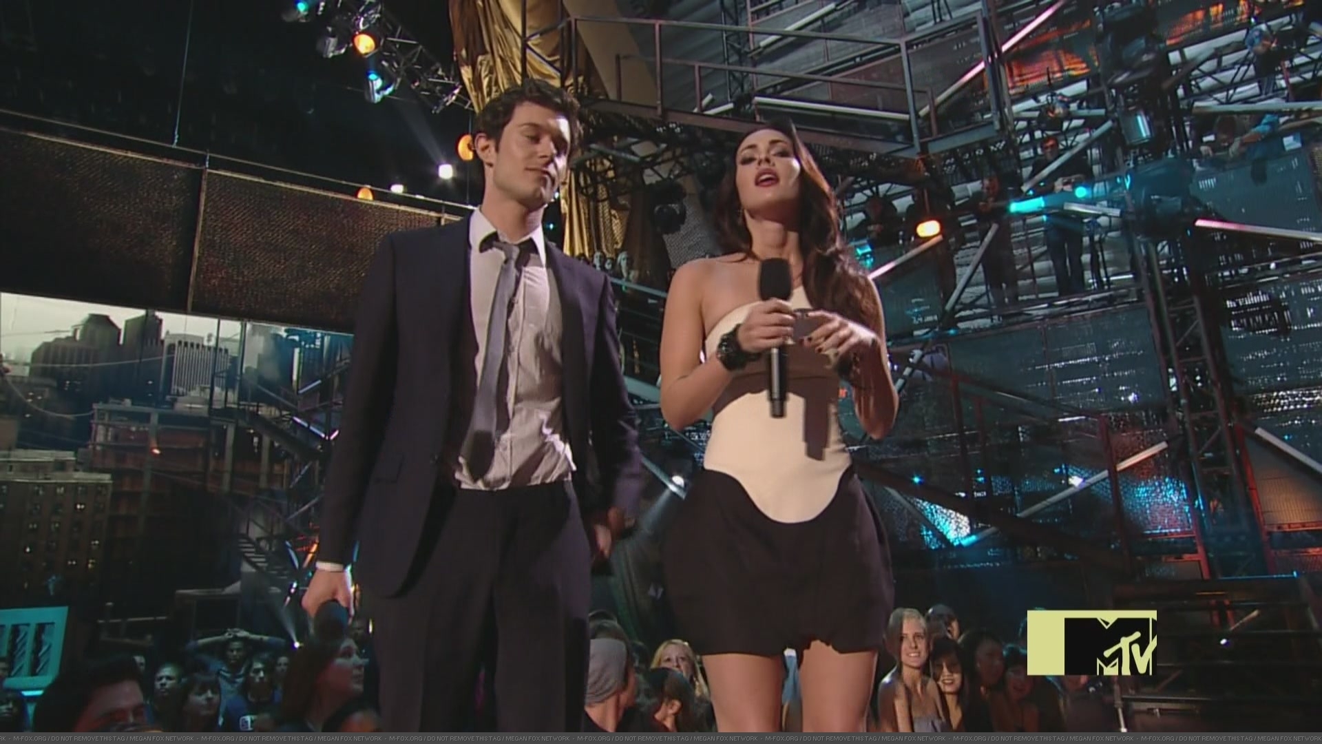MTVVMA090012.jpg MTVVMA090012.jpg