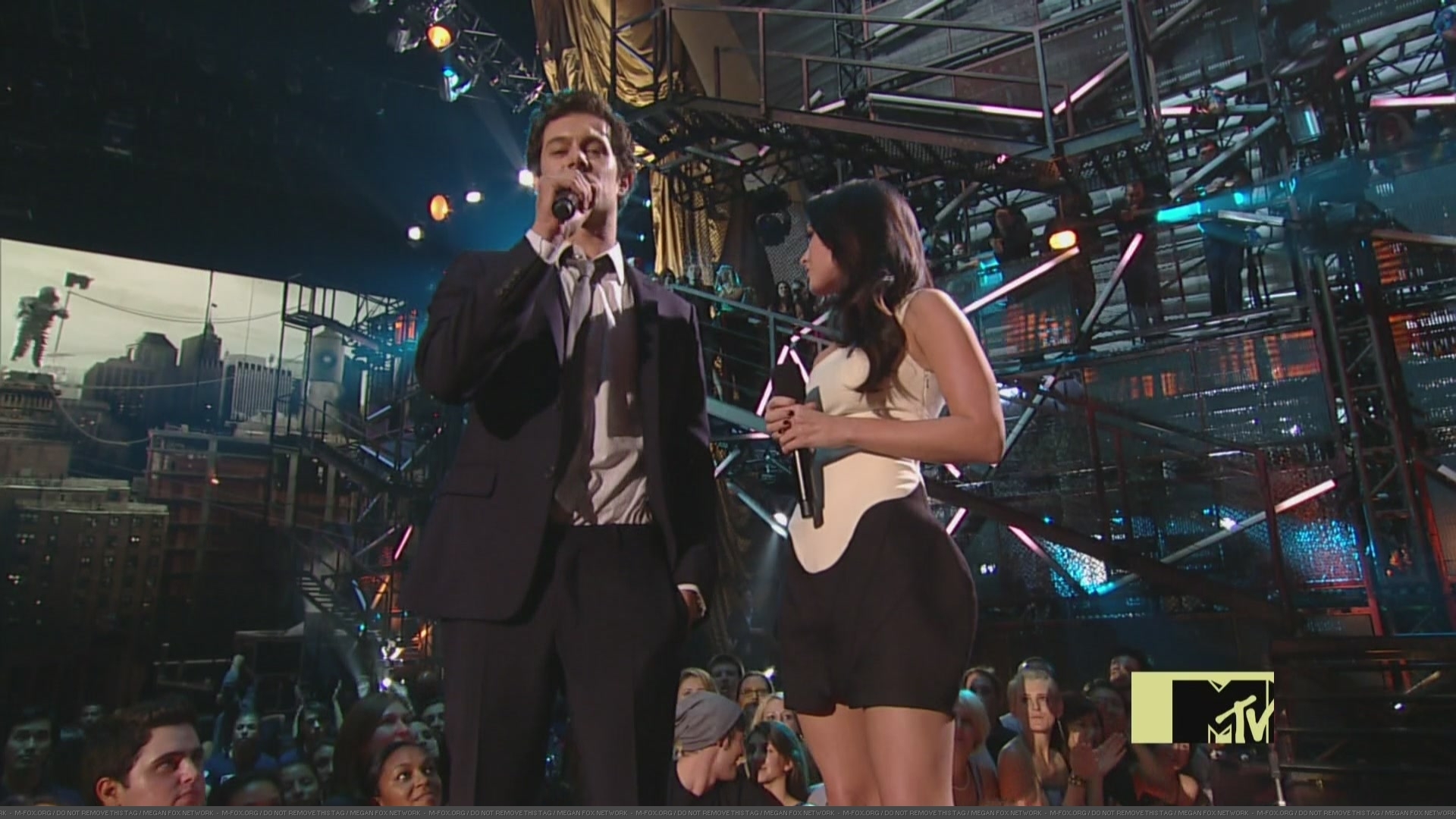 MTVVMA090034.jpg MTVVMA090034.jpg