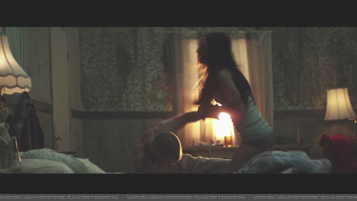 lovethewayyoulie012.jpg lovethewayyoulie012.jpg