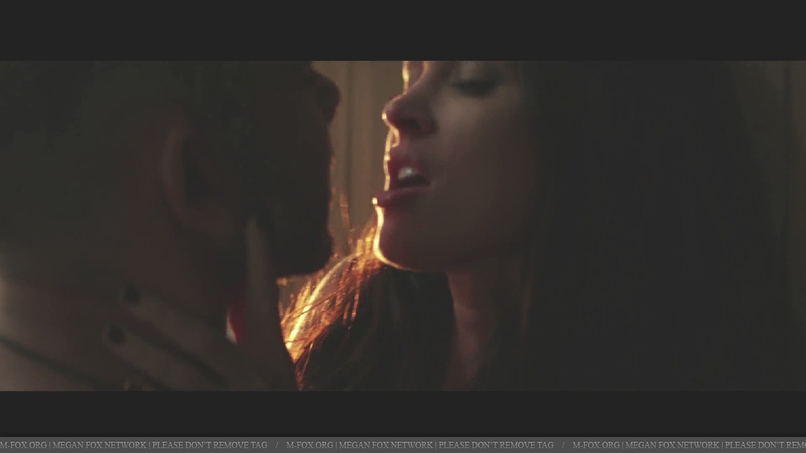 lovethewayyoulie046.jpg lovethewayyoulie046.jpg