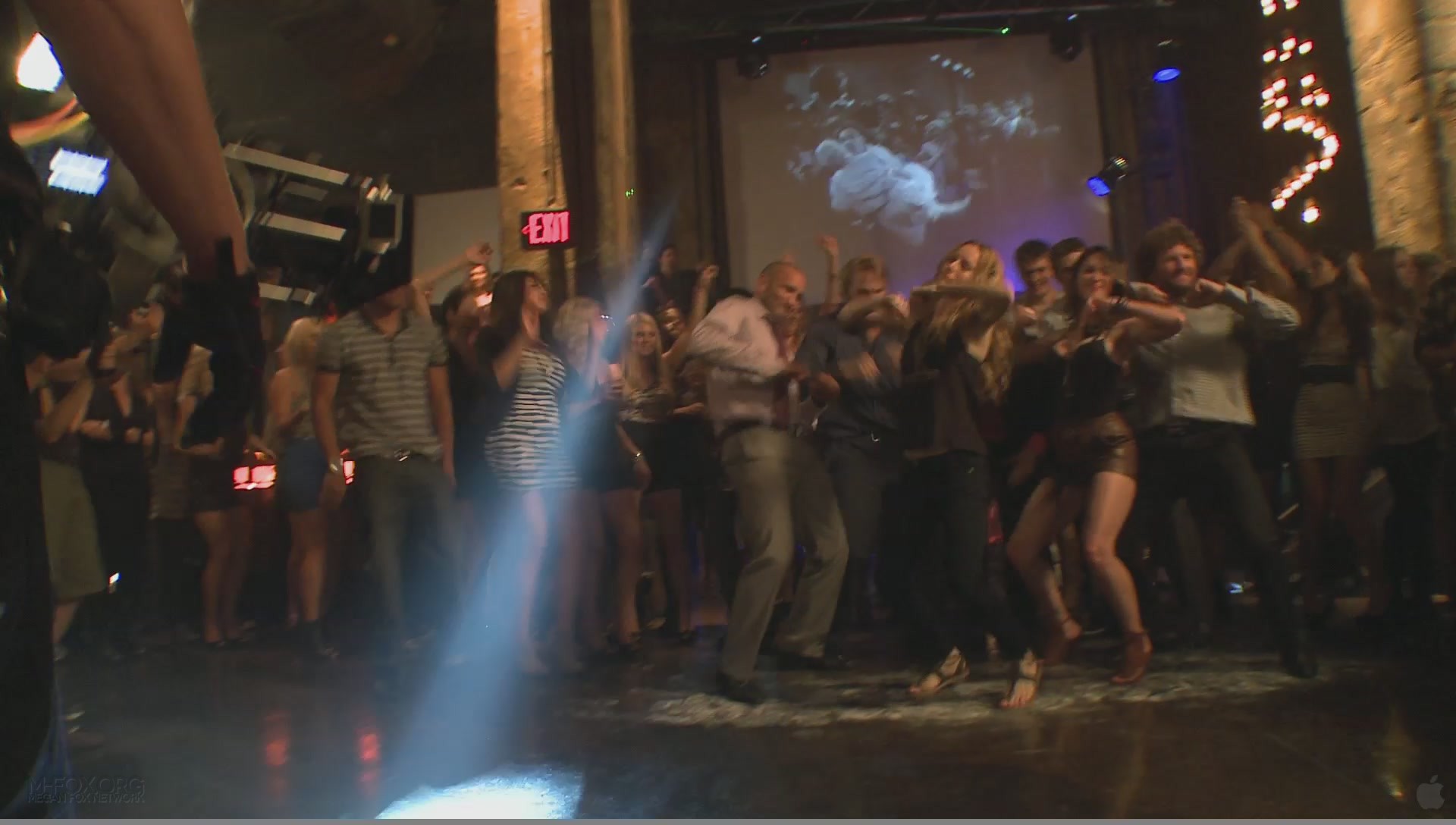 Dancingmachine1114.jpg Dancingmachine1114.jpg