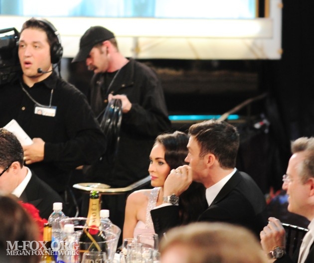 Goldenglobesinside05.jpg Goldenglobesinside05.jpg