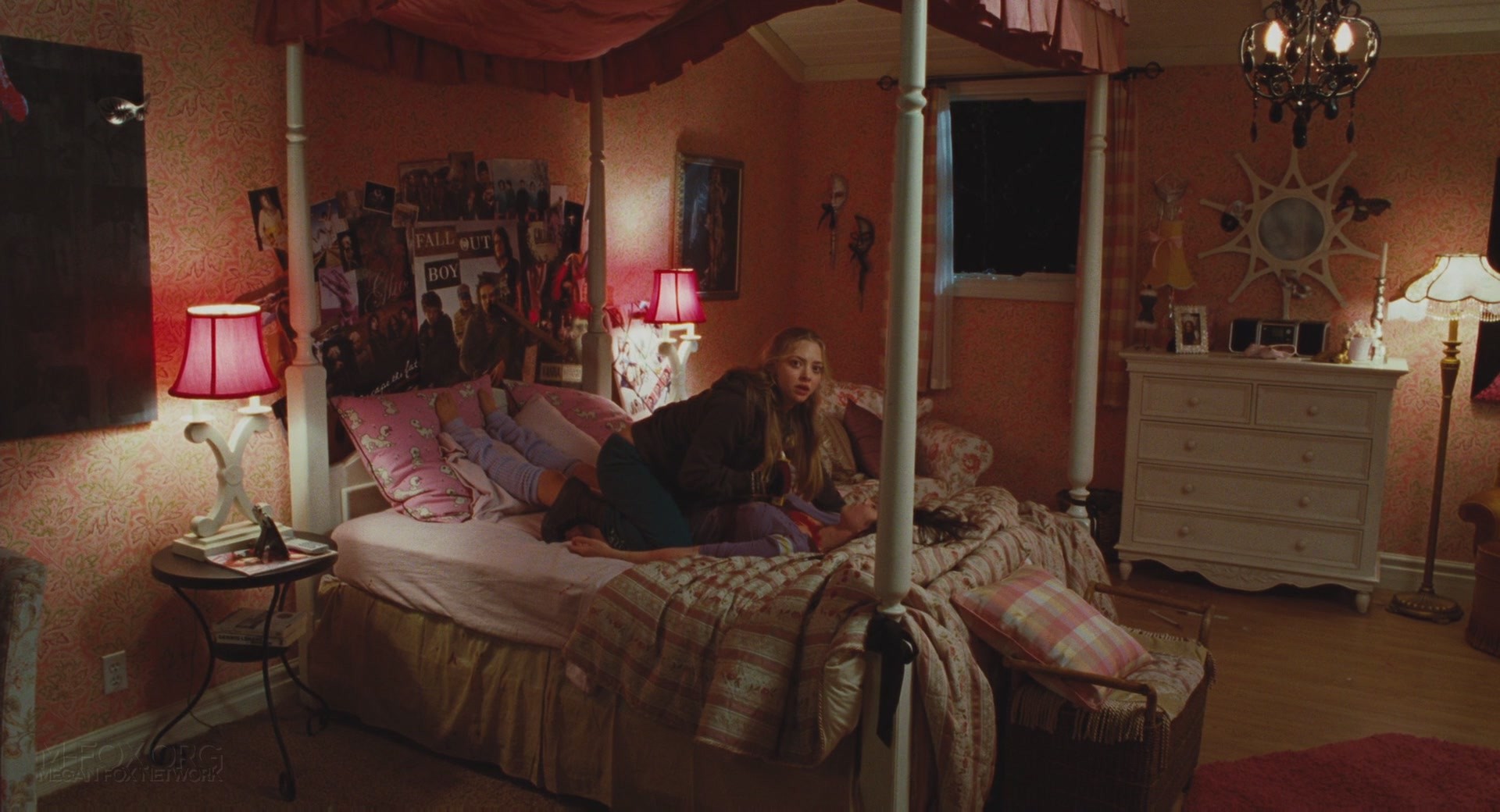 JennifersBody4825.jpg