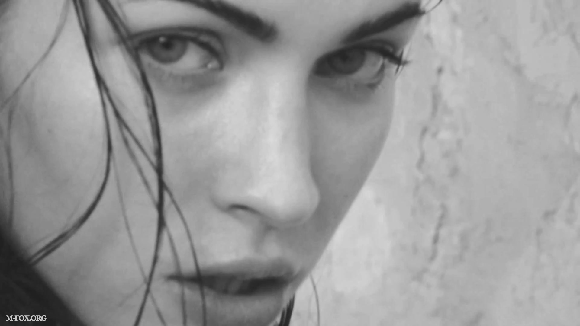 MeganFoxArmaniTeaser0039.jpg