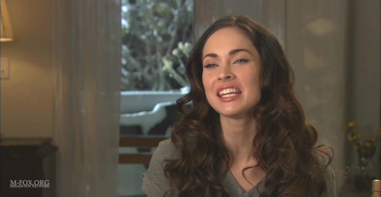 meganfoxpassionplayinterview0021.jpg meganfoxpassionplayinterview0021.jpg