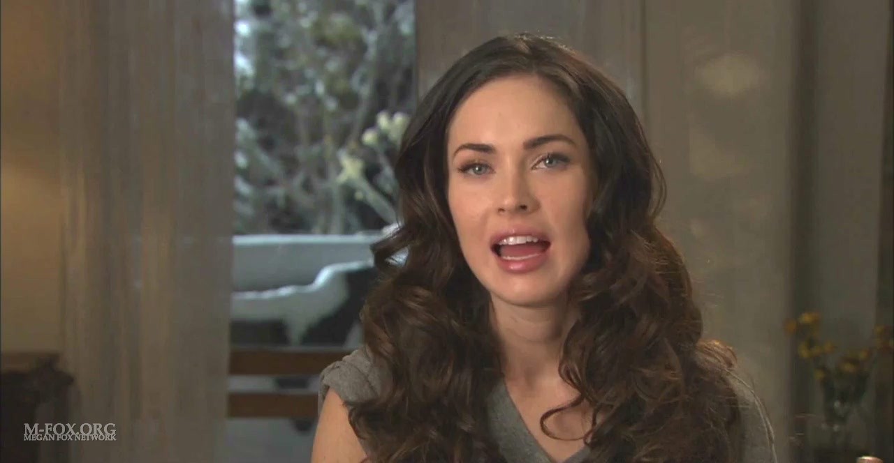 meganfoxpassionplayinterview0159.jpg