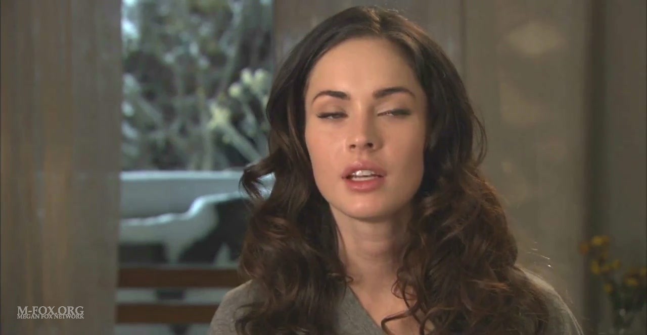 meganfoxpassionplayinterview0347.jpg