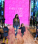 Filename=20170907_zaa_n230_646.jpg
Filesize=424KiB
Dimensions=2000x1333
Date added=Sep 10, 2017 20170907_zaa_n230_646.jpg
