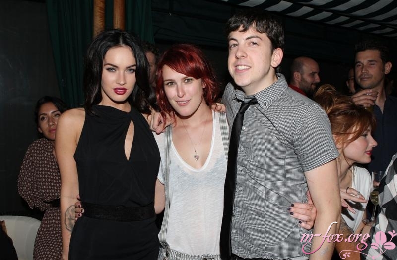 sdcc-09-jennifers-body-party-pics-20090724075552871.jpg
